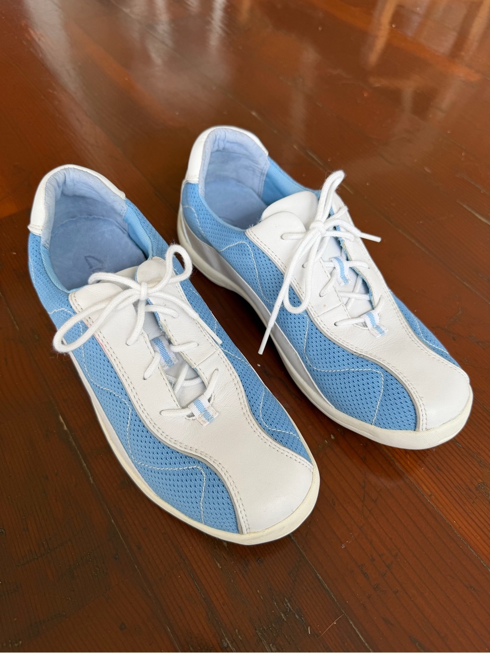 CLARKS Blue and White Women’s Sneaker in Size 8